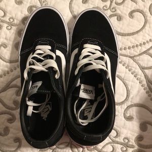 Women’s black low top vans